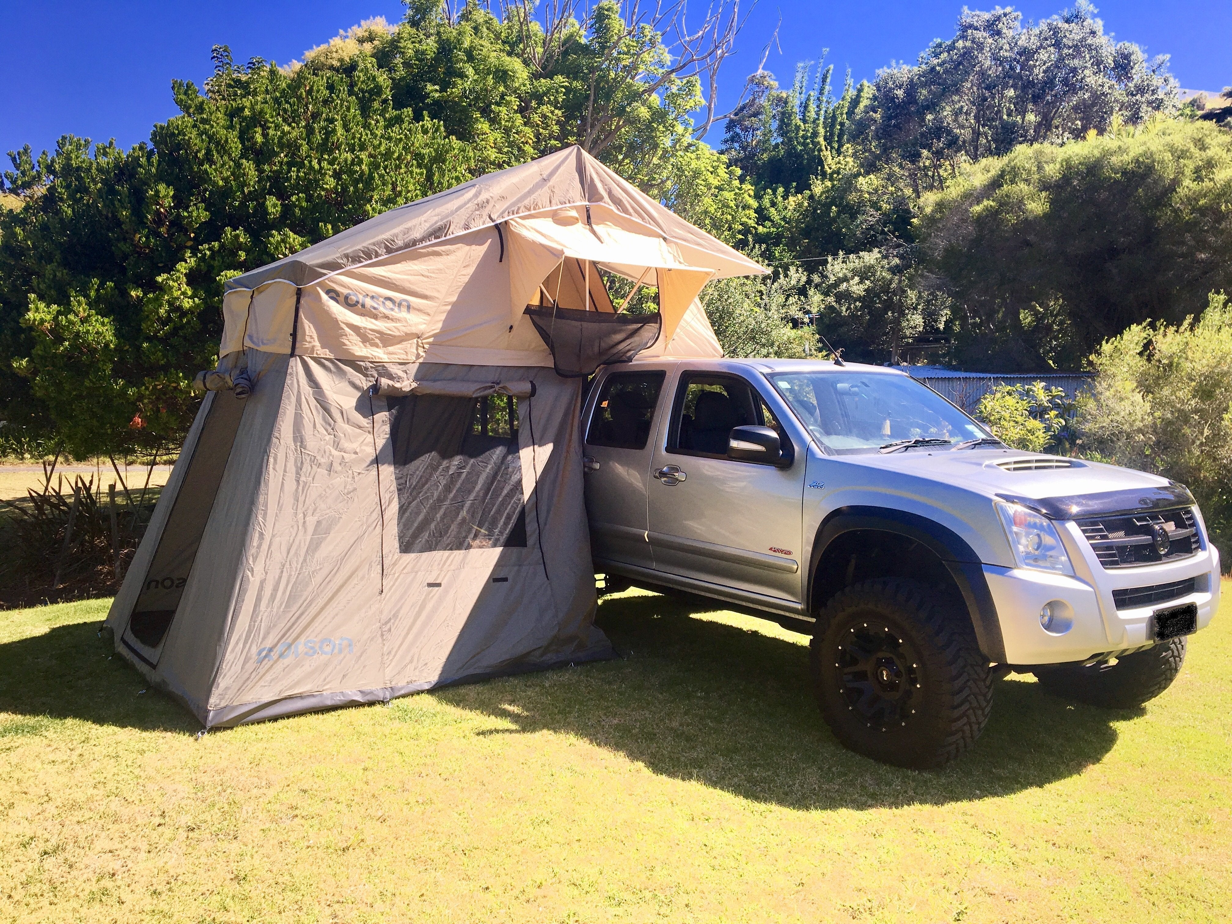 Orson roof top tent with annex