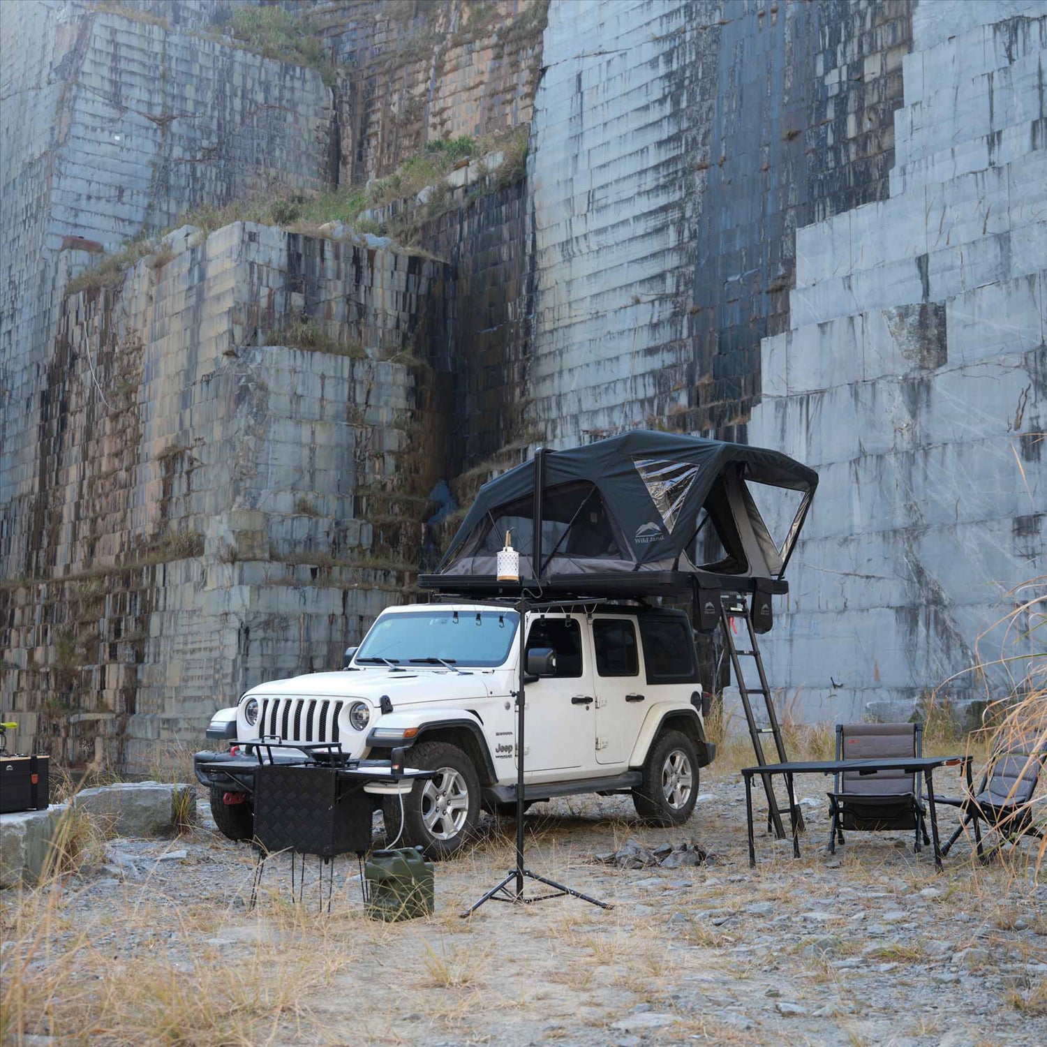 Wild Land Wild Land Summit Explorer Hard Shell Roof Tent with Self Inflating Mattress