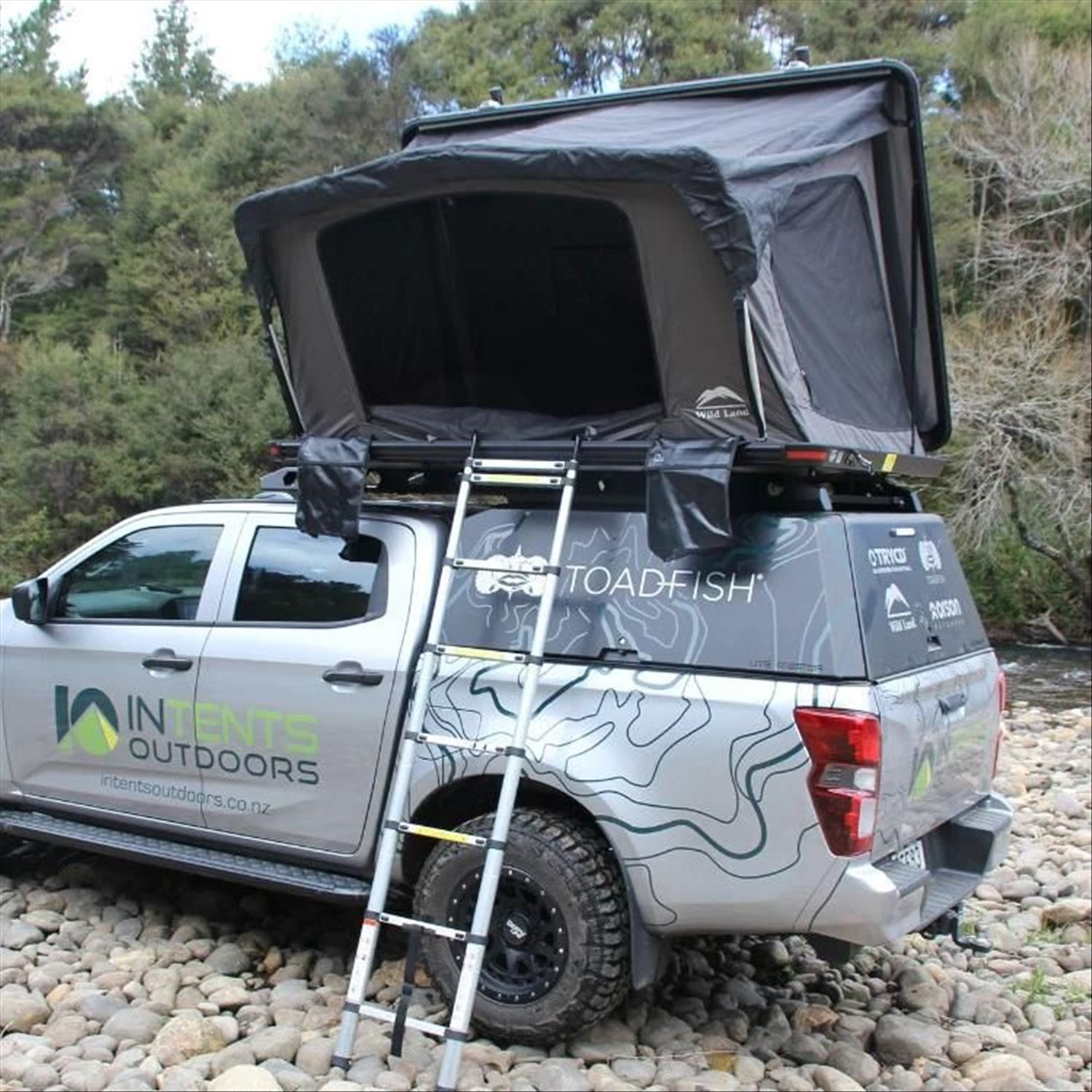 Wild Land DC2 Aluminium Hard Shell Roof Top Tent includes free cargo racks - 120cm or 140cm wide