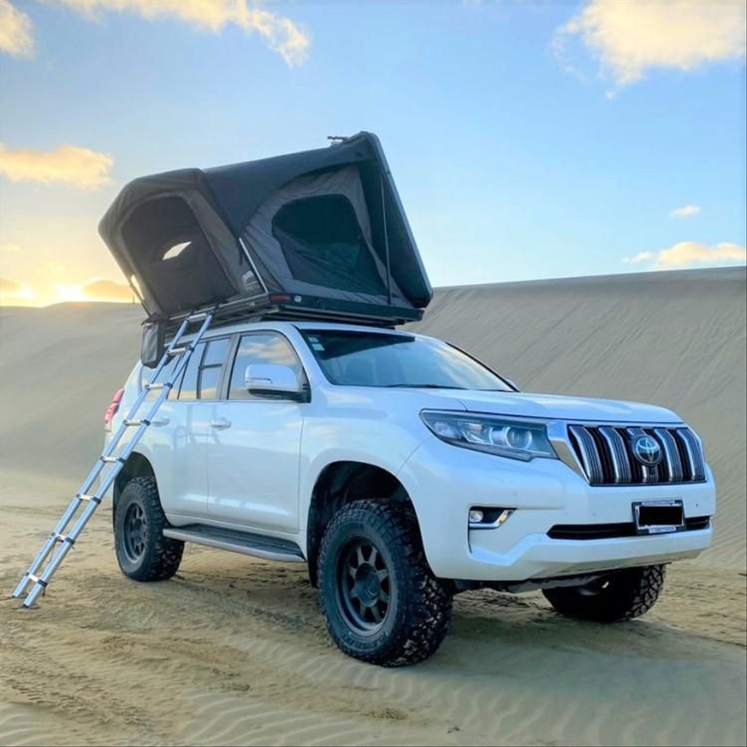 Wild Land DC2 Aluminium Hard Shell Roof Top Tent includes free cargo racks - 120cm or 140cm wide