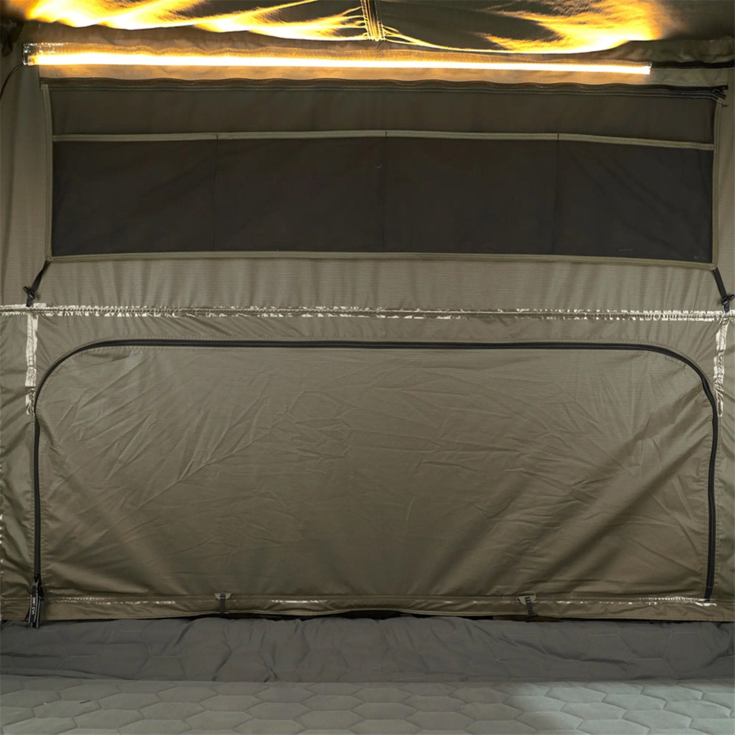 Wild Land Desert Cruiser Plus 130 | Aluminium Hard Shell Family Roof Top Tent