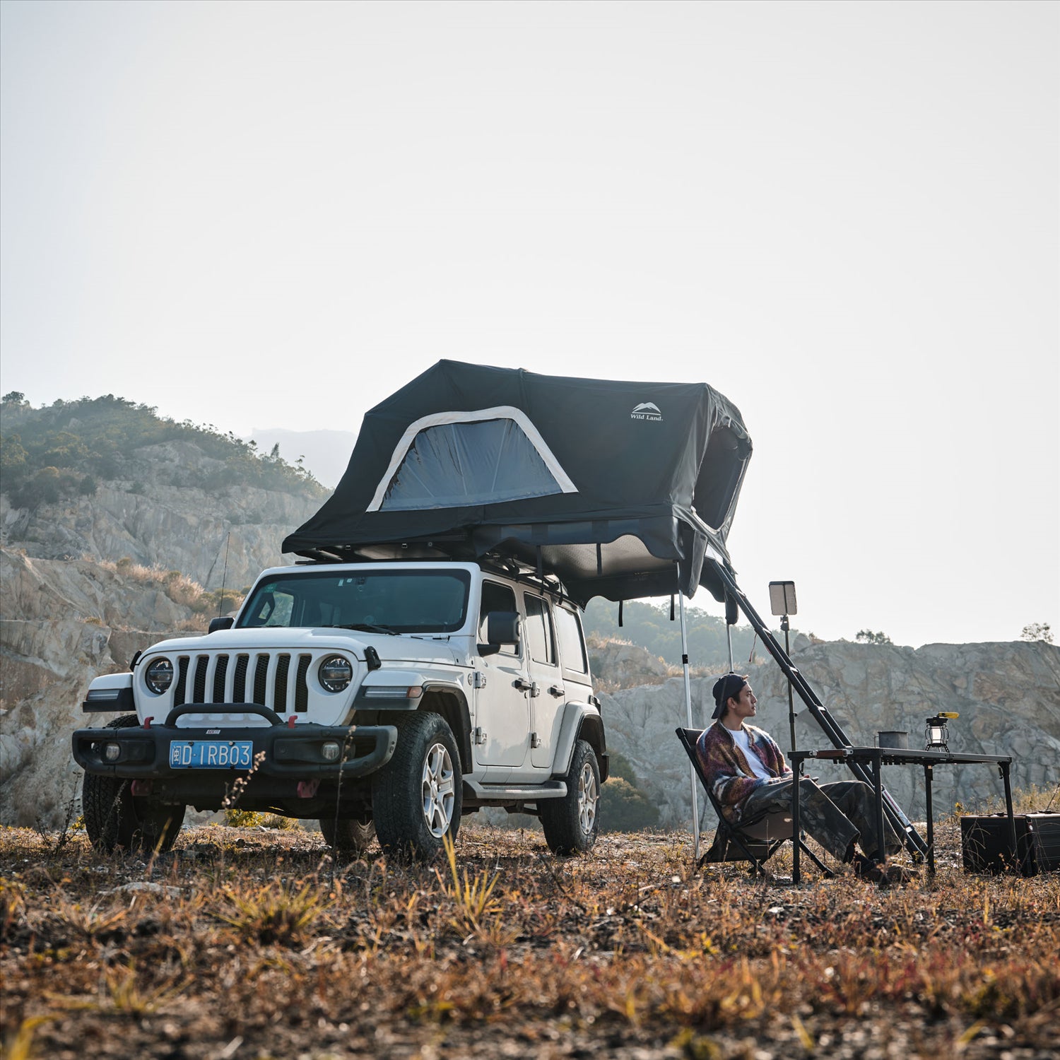 Wild Land Wild Land Hard Shell Voyager Roof Top Tent - Family Sized 200cm x 230cm