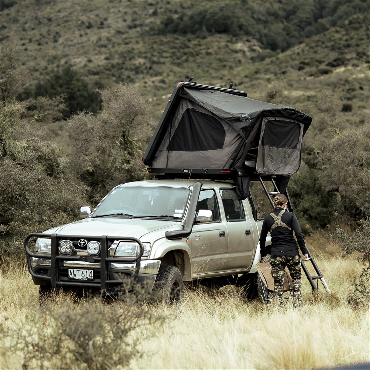 hard top roof top tent Wild Land Desert Cruiser DC2 Hard Shell Roof Top Tent with racks