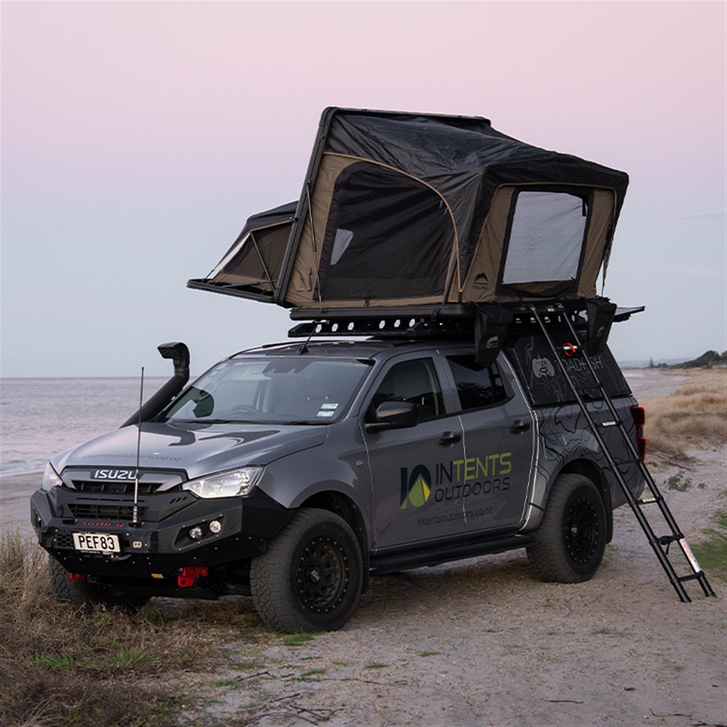 Wild Land Wild Land Desert Cruiser 130 Plus | Aluminium Hard Shell Family Roof Top Tent