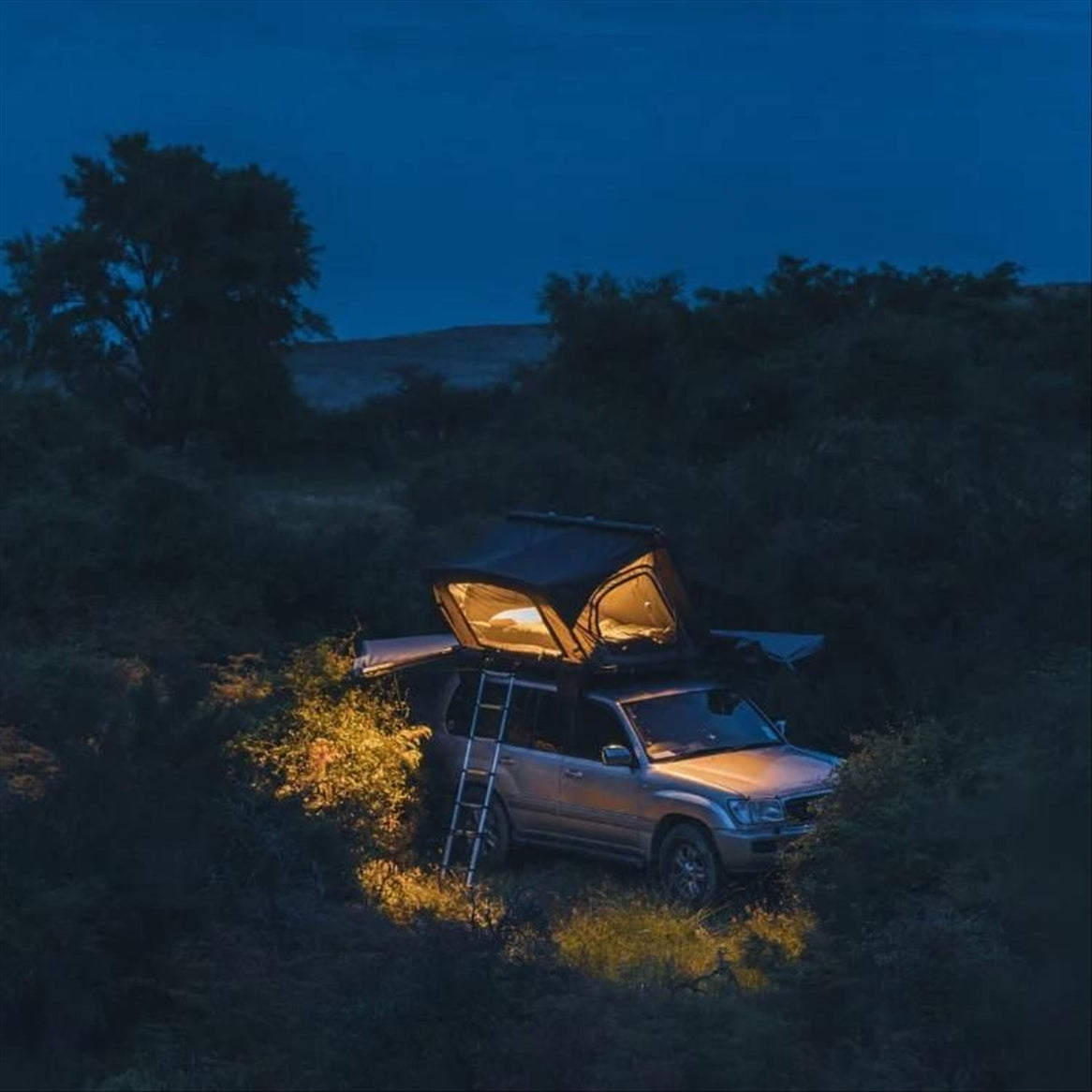 Wild Land DC2 Aluminium Hard Shell Roof Top Tent includes free cargo racks - 120cm or 140cm wide