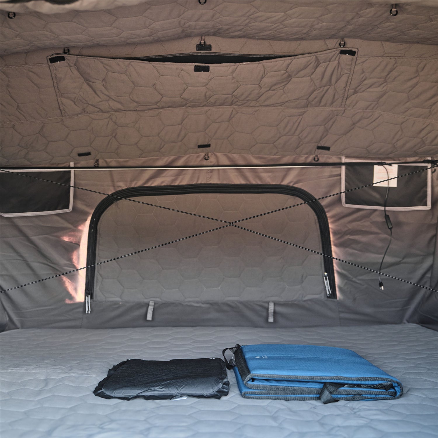 Wild Land Wild Land Hard Shell Voyager Roof Top Tent - Family Sized 200cm x 230cm