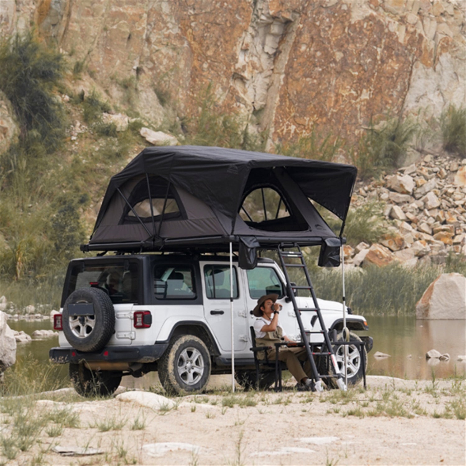 Wild Land Wild Land Wild Cruiser Soft Shell Roof Top Tent