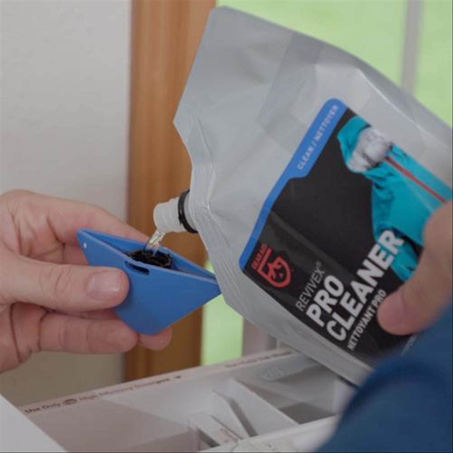 Gear Aid Pro Cleaner For Tents And Sleeping Bags