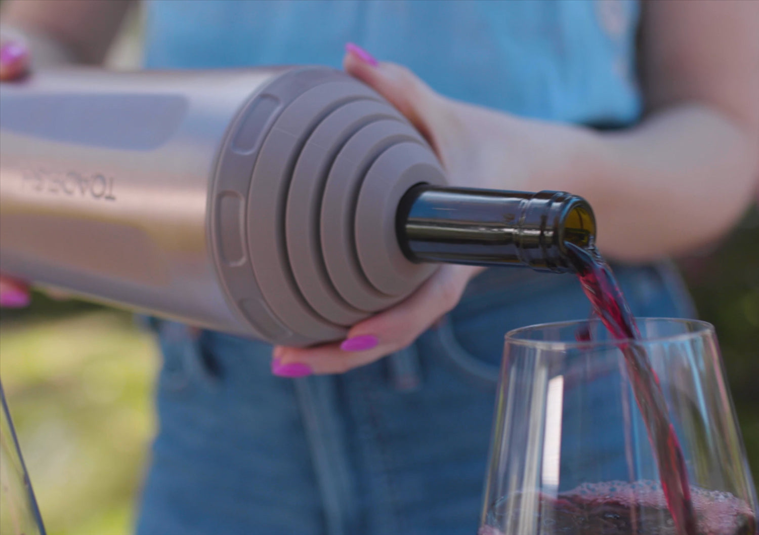 Toadfish Insulated Wine Chiller With Flexi-lock Pouring, Fits Most Bottles