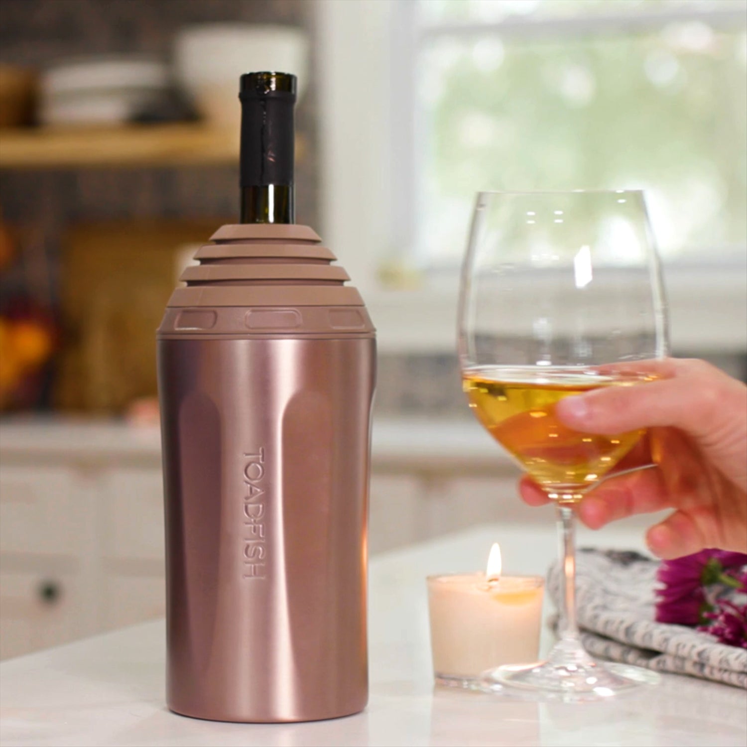 Toadfish Insulated Wine Chiller With Flexi-lock Pouring, Fits Most Bottles