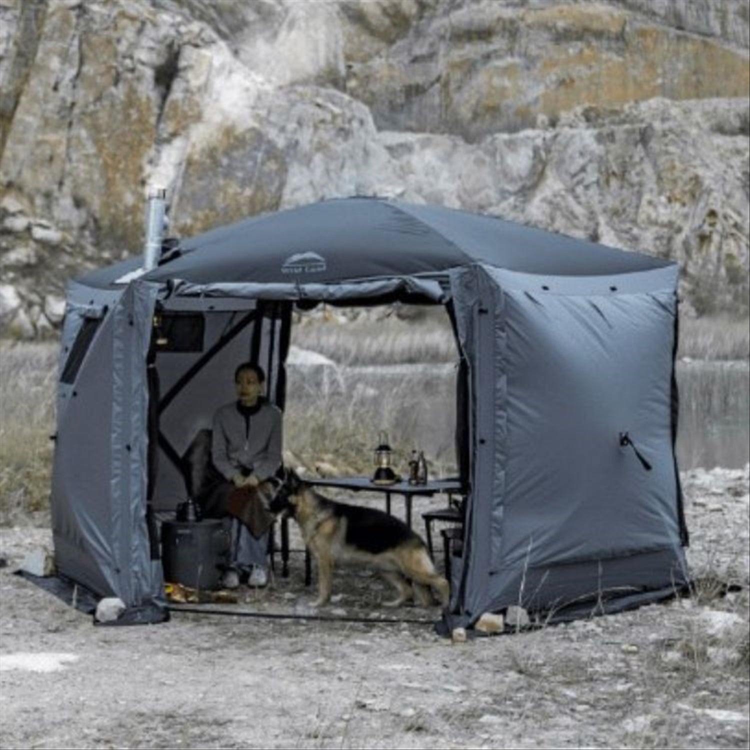 Wild Land Hub 600 Lux Tent with floor and veicle connector