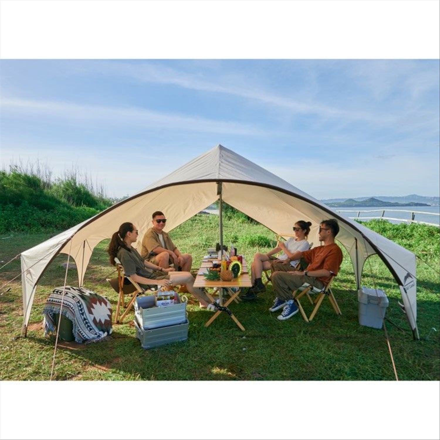 Wild Land Magic Tarp Shelter with Poles 3.8 x 3.8m